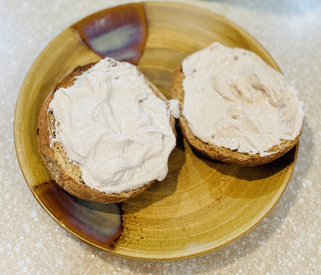 Cinnamon vanilla cream cheese